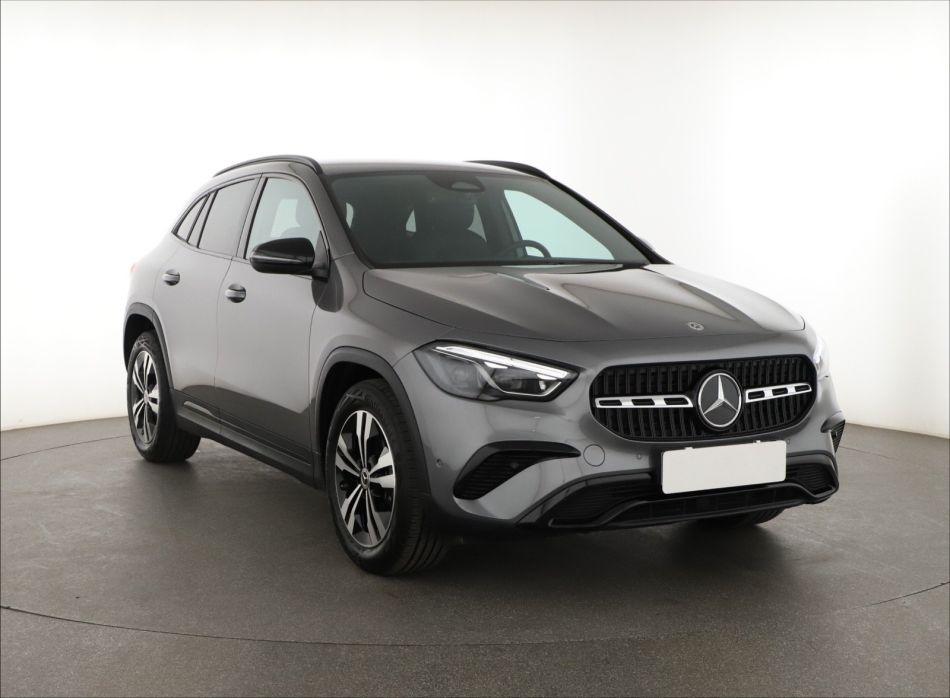 Mercedes-Benz GLA - 2024