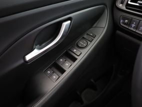 Hyundai i30 - 2025