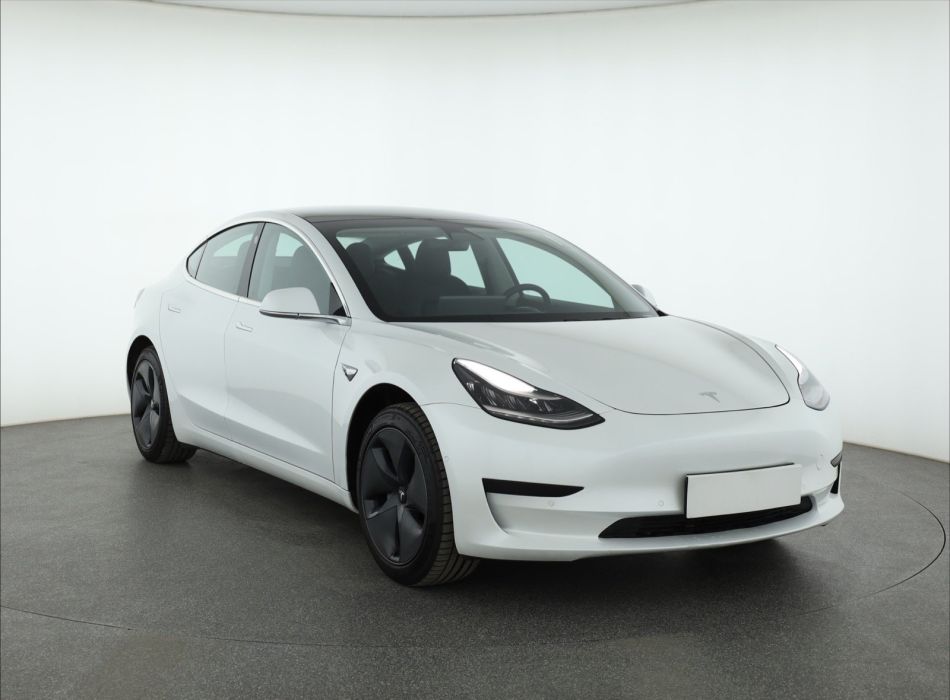 Tesla Model 3 - 2020
