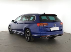 Volkswagen Passat - 2021