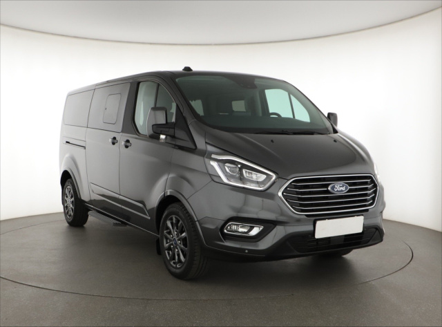 Ford Tourneo Custom 2022