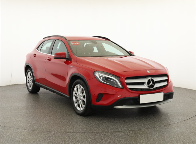 Mercedes-Benz GLA 200d 4MATIC