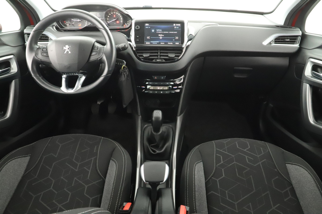 Peugeot 2008, 2018, 1.2 PureTech, 60kW