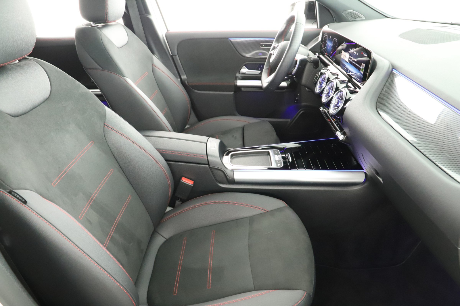 Mercedes-Benz GLA - 2024
