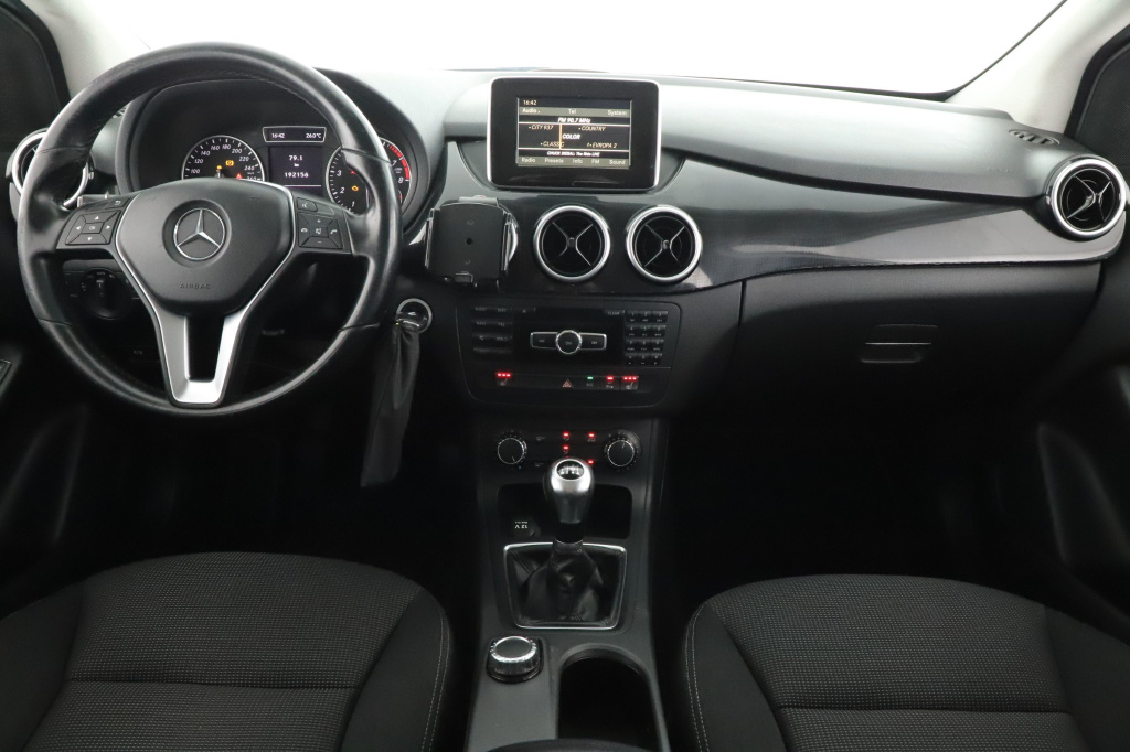 Mercedes-Benz B 180, 2011, B 180, 90kW