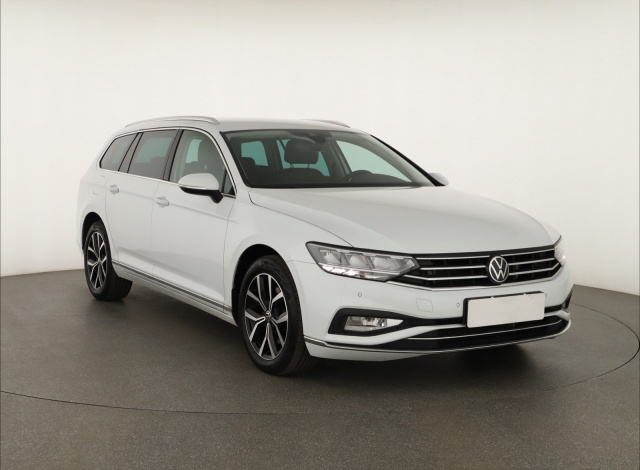 Volkswagen Passat 2022