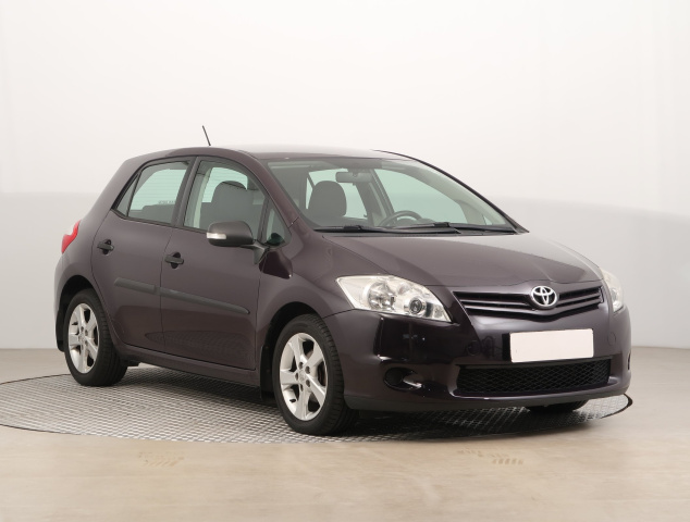 Toyota Auris 2011