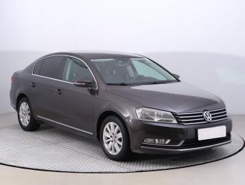 Volkswagen Passat, 2011