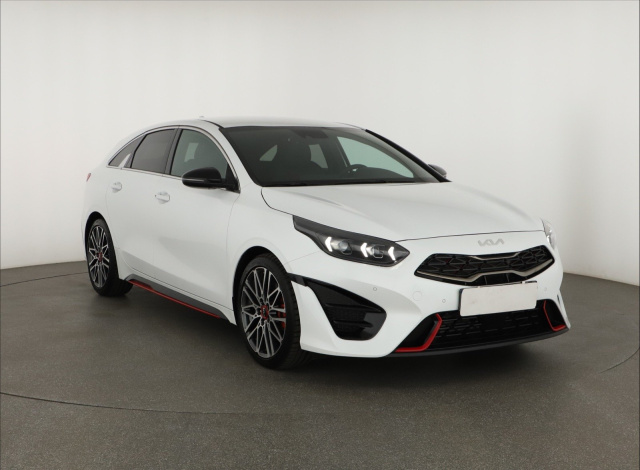 Kia ProCeed 2024