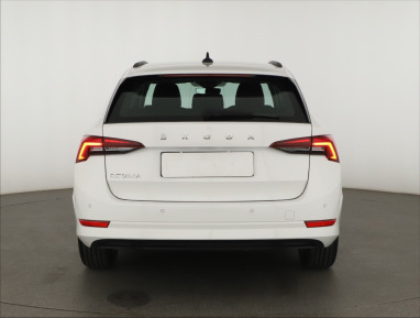 Škoda Octavia - 2023