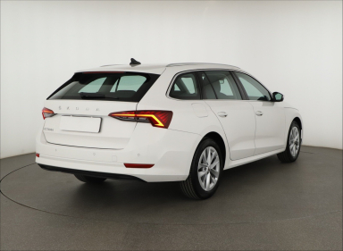 Škoda Octavia - 2023