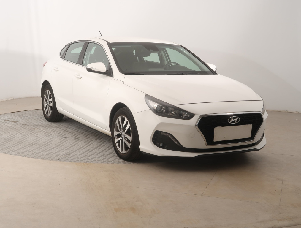 Hyundai i30 Fastback, 2019, 1.0 T-GDI, 88kW