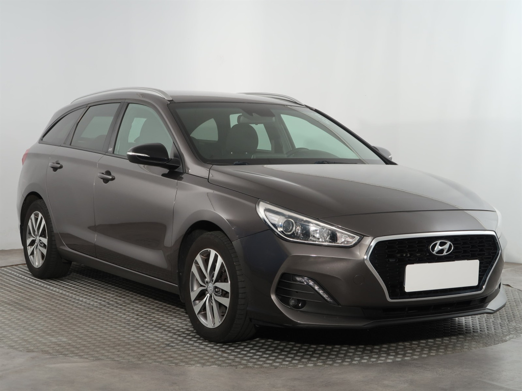 Hyundai i30, 2022, 1.0 T-GDI, 88kW