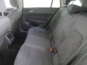 Volkswagen Golf - 2023