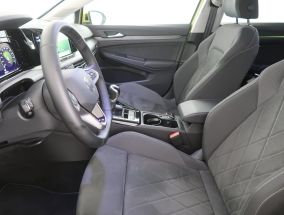 Volkswagen Golf - 2023