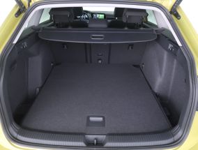 Volkswagen Golf - 2023