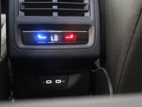 Volkswagen Golf - 2023