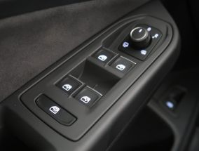 Volkswagen Golf - 2023