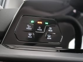 Volkswagen Golf - 2023