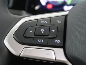 Volkswagen Golf - 2023