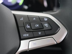 Volkswagen Golf - 2023