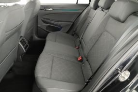 Volkswagen Golf - 2023