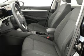 Volkswagen Golf - 2023