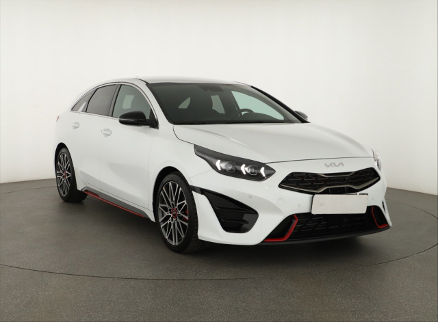 Kia ProCeed 2024