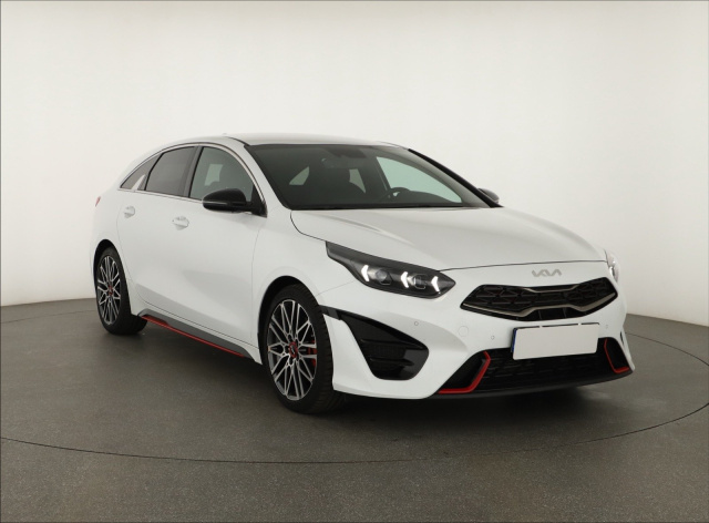 Kia ProCeed 2024