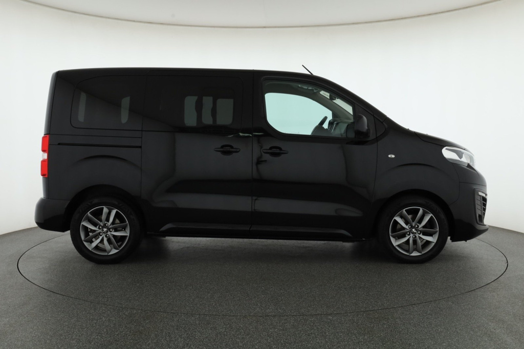 Peugeot Traveller