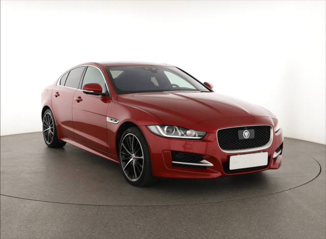 Jaguar XE 2018