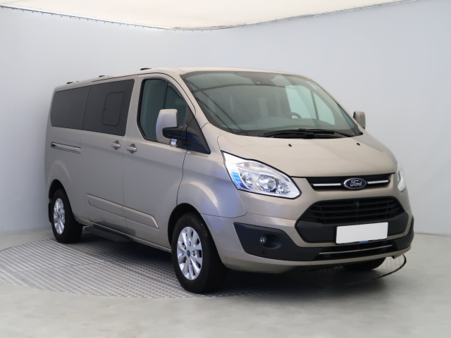 Ford Tourneo Custom 2017