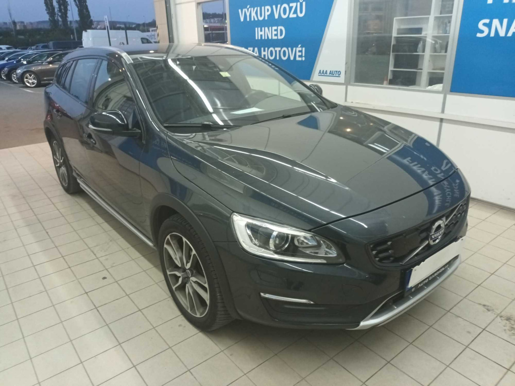 Volvo V60 Cross Country, 2017, D4 2.4 AWD, 140kW, 4x4