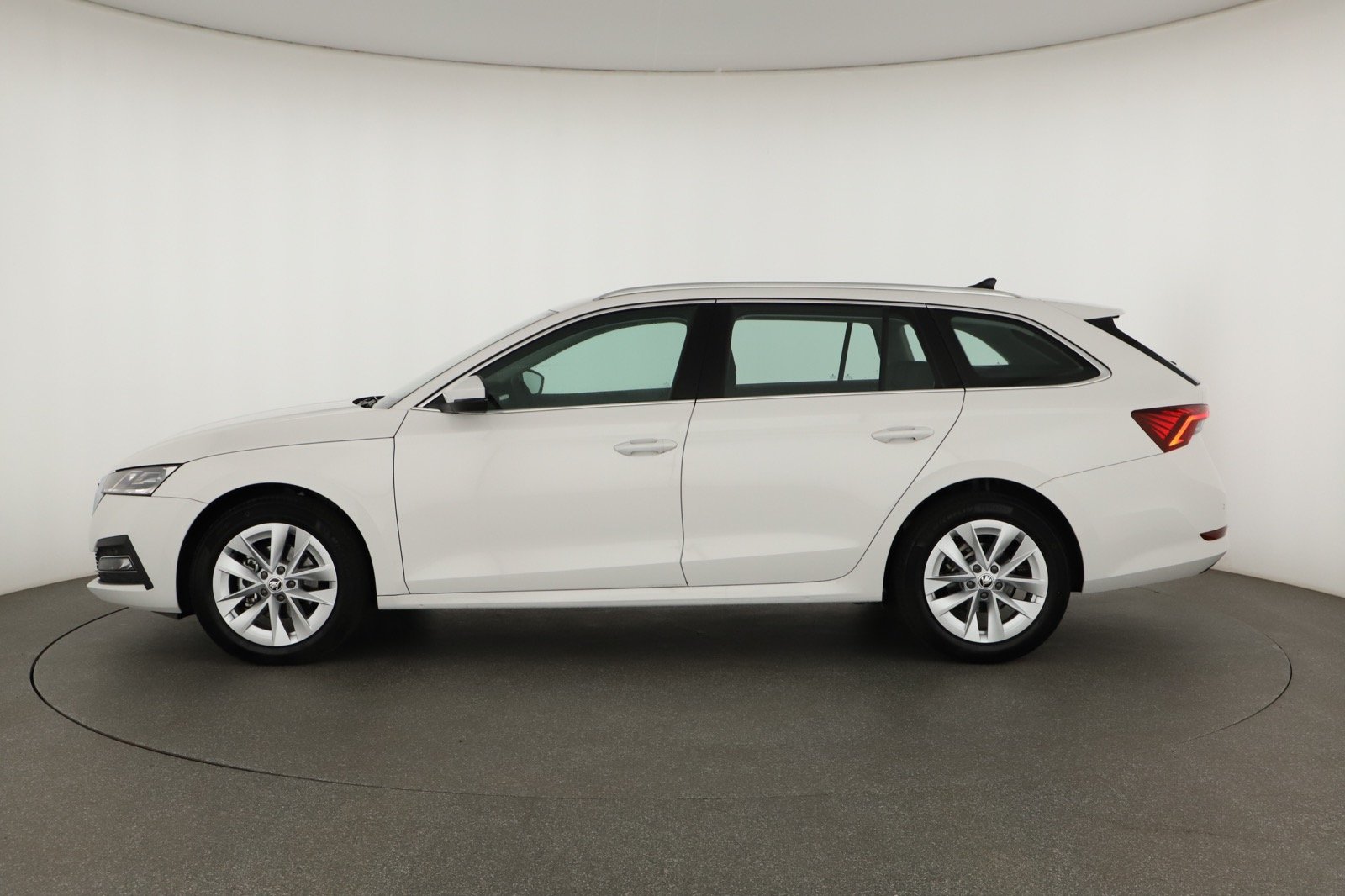 Škoda Octavia - 2023