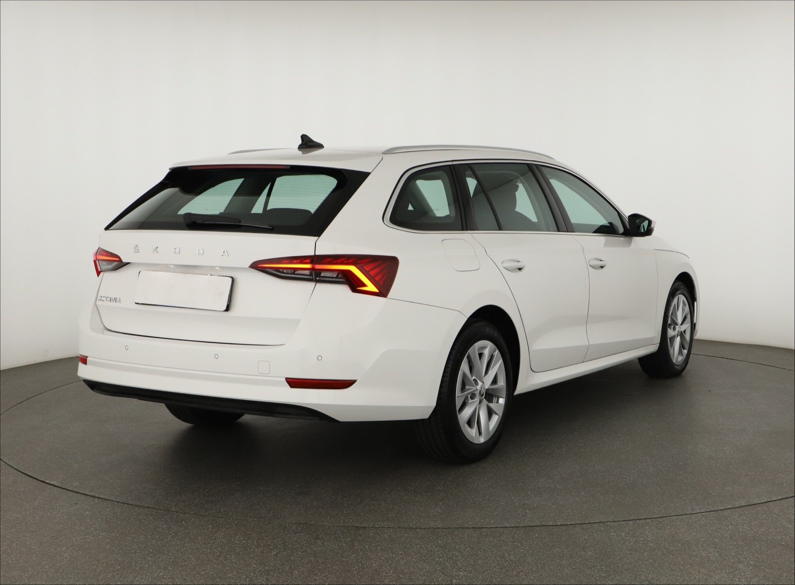 Škoda Octavia - 2023