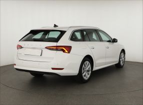 Škoda Octavia - 2023
