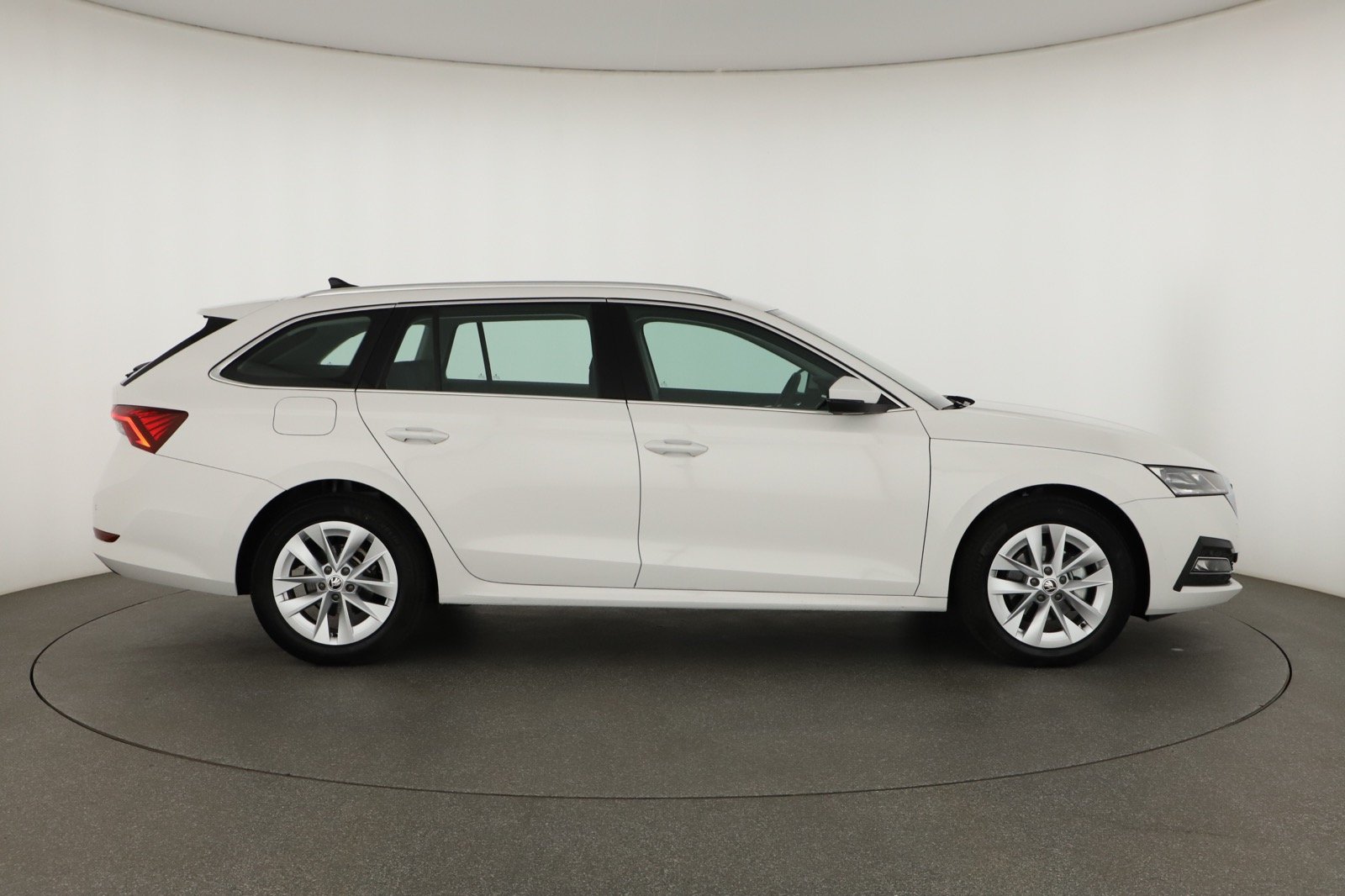 Škoda Octavia - 2023