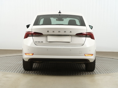 Škoda Octavia - 2023
