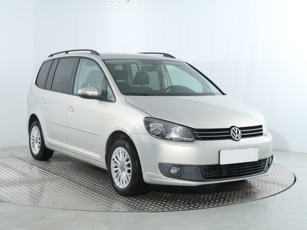 Volkswagen Touran, 2011, 1.6 TDI, 77kW