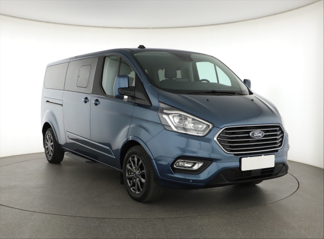 Ford Tourneo Custom 2022