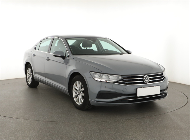 Volkswagen Passat 2022