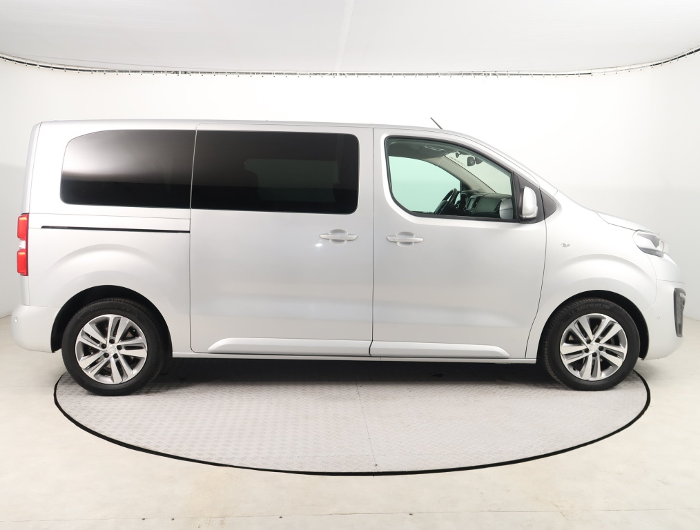 Peugeot Traveller