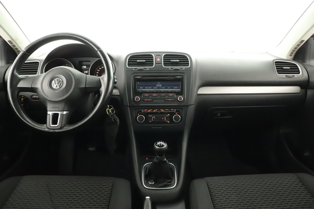 Volkswagen Golf, 2011, 1.6 TDI, 77kW