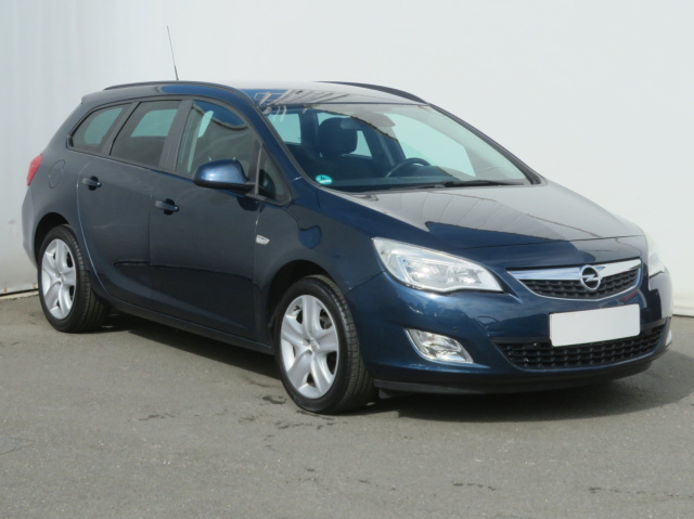 Opel Astra 2012