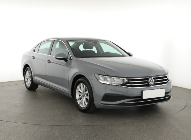 Volkswagen Passat 2022