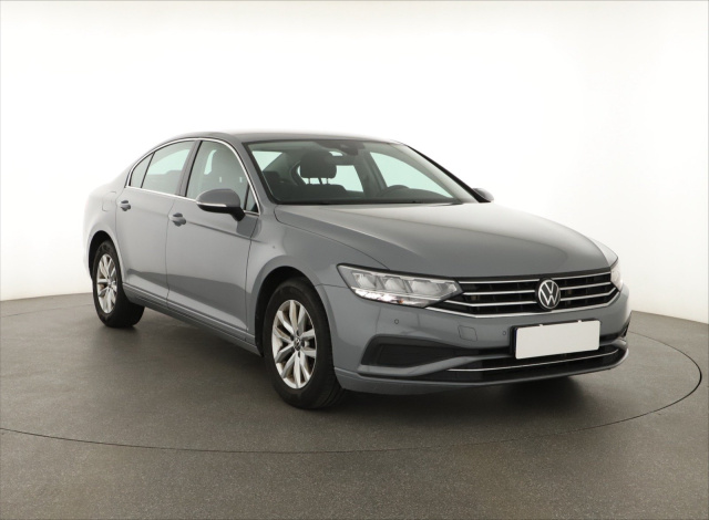 Volkswagen Passat 2022