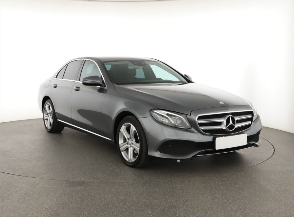 Mercedes-Benz E - 2016