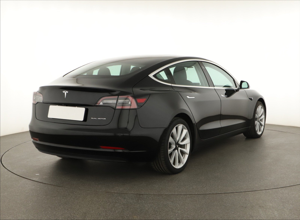 Tesla Model 3 2019 Long Range 4WD 76kWh 110596km Sedan