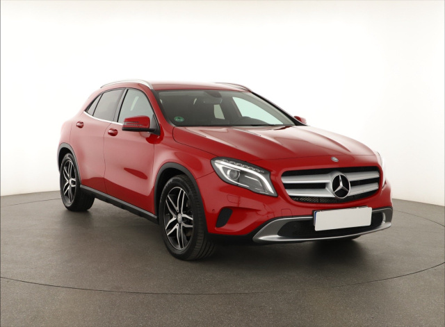 Mercedes-Benz GLA 2015