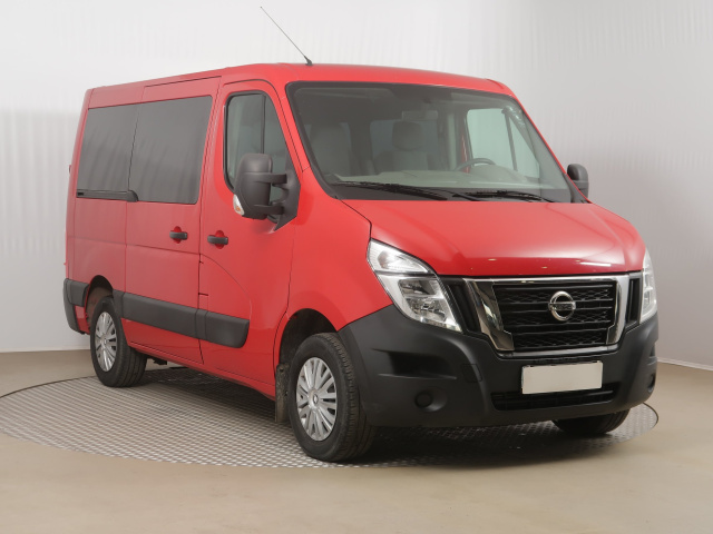 Nissan NV400 2017